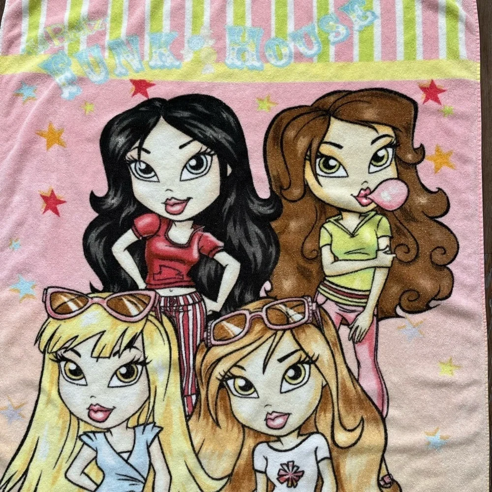 Vintage Y2K LIL BRATZ Funk House Beach Towel Great Condition